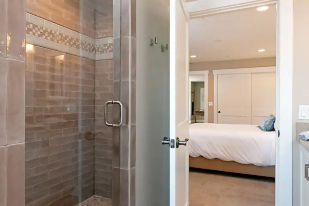 Photo of Bathroom in Oxnard Shores
