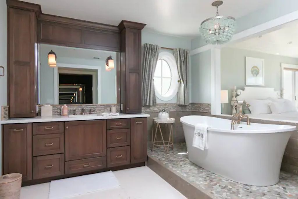 Photo of Bathroom in Oxnard Shores