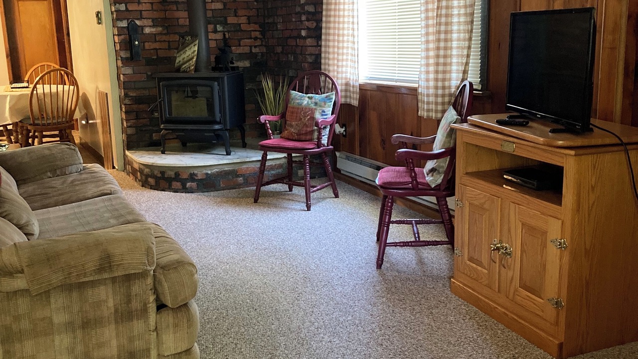 Photo of Livingroom in Pymatuning Central