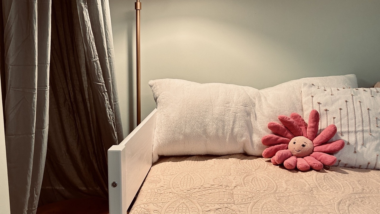 Photo of Bedroom in Lake Erie Beach