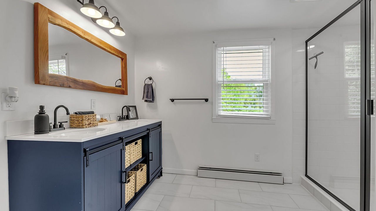 Photo of Bathroom in Lake Erie Beach