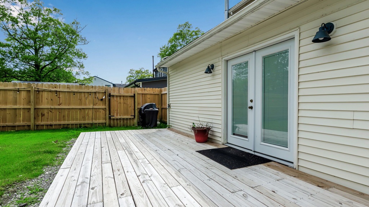 Photo of Patio Balcony in Lake Erie Beach