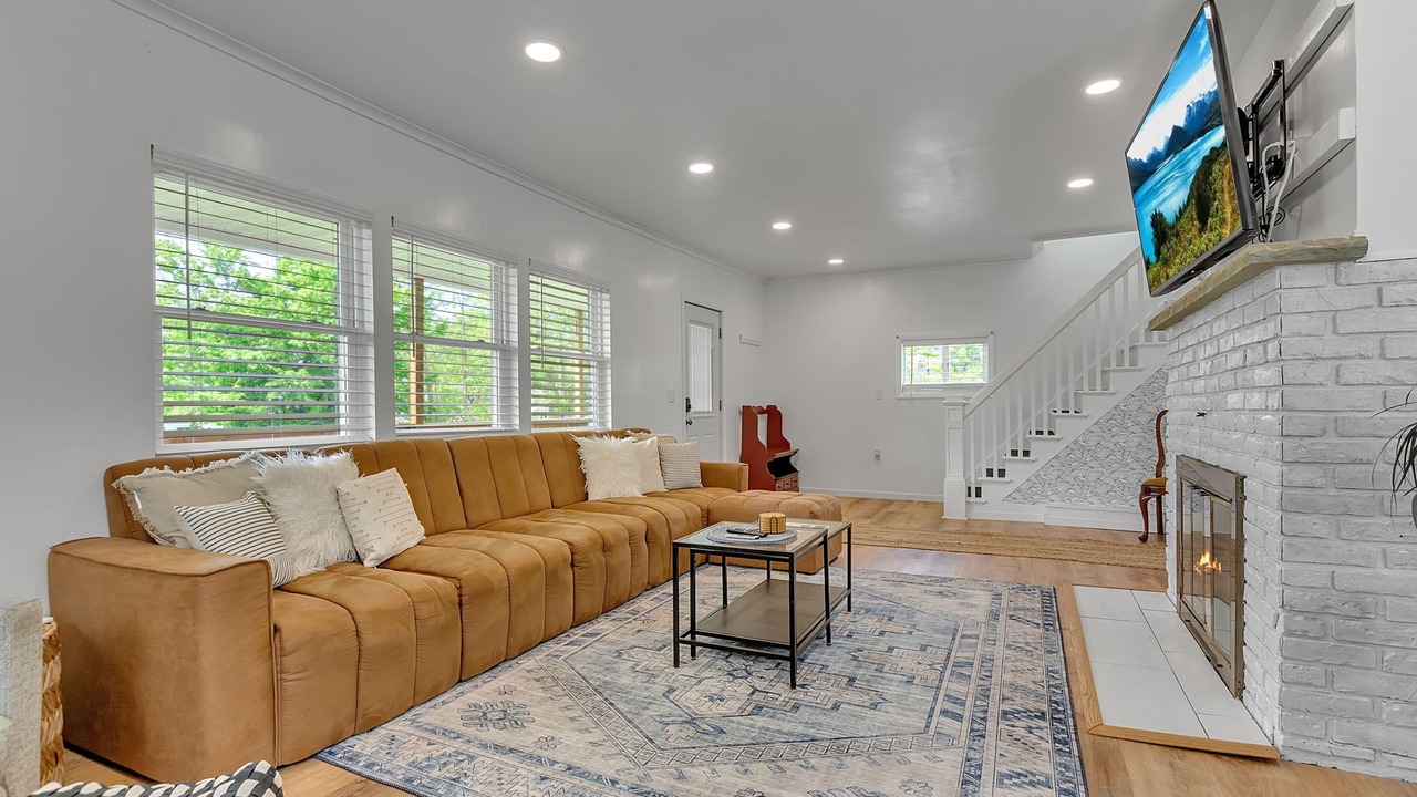 Photo of Livingroom in Lake Erie Beach