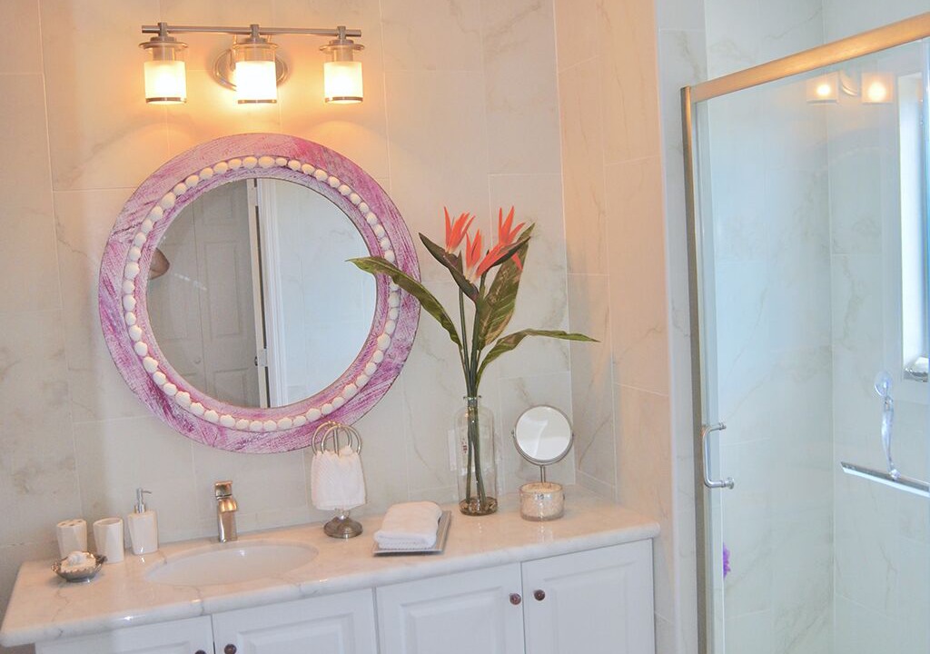 Photo of Bathroom in Tar Bay