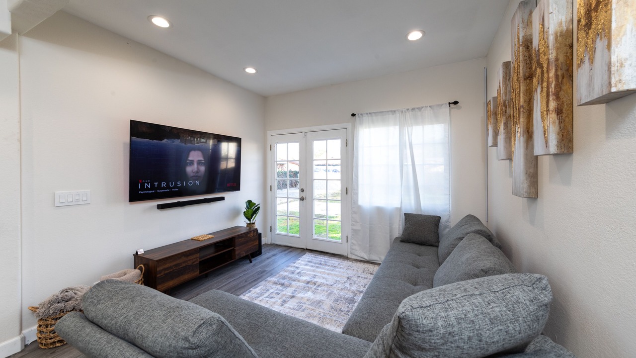 Photo of Livingroom in Los Angeles