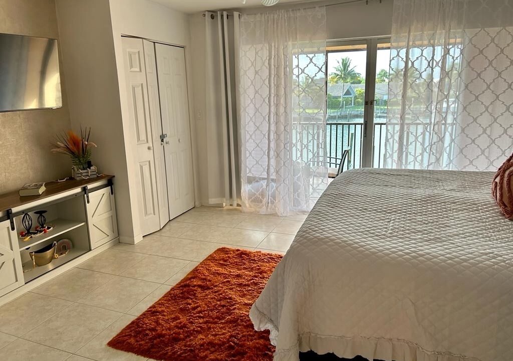 Photo of Bedroom in Bahamas Terrace