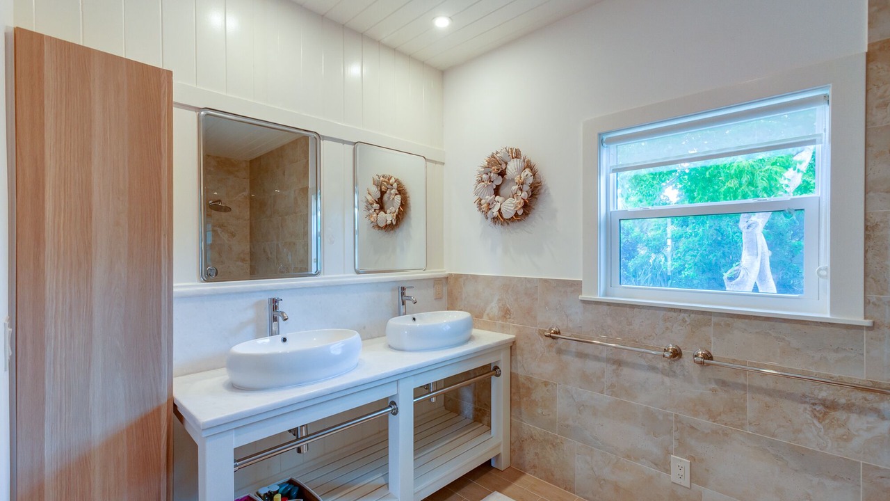 Photo of Bathroom in Great Guana Cay