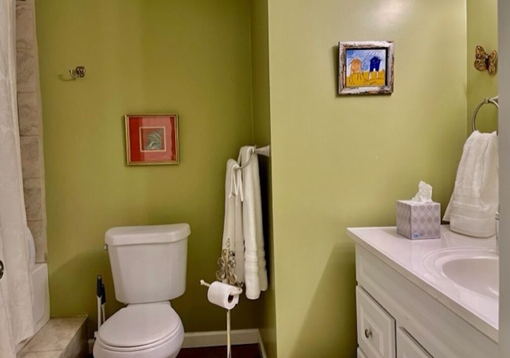 Photo of Bathroom in East End - Valley Street