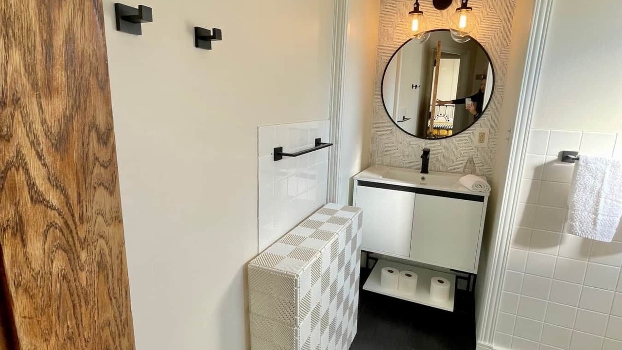 Photo of Bathroom in South Main Street