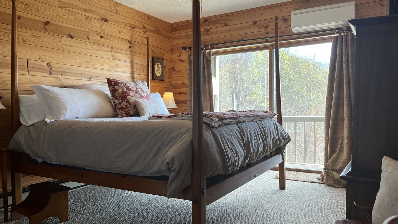 Photo of Bedroom in Seven Devils