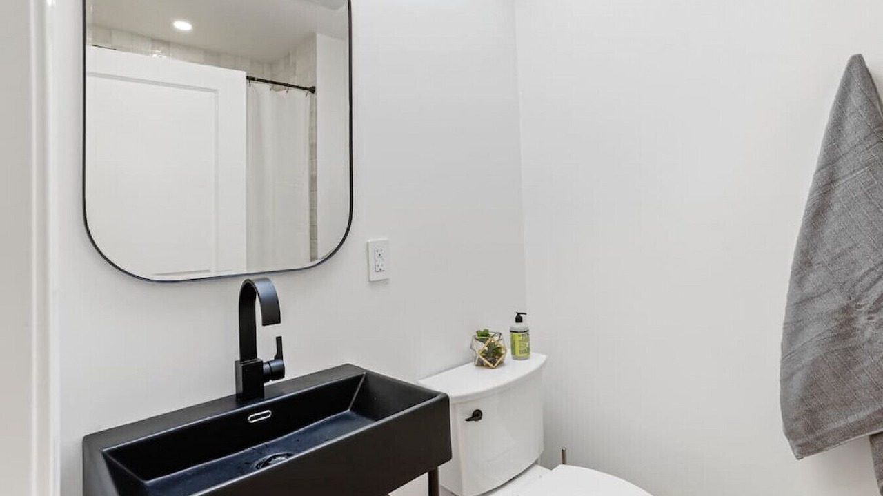 Photo of Bathroom in Park Mesa Heights