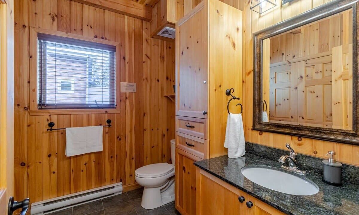 Photo of Bathroom in Saint-Philemon