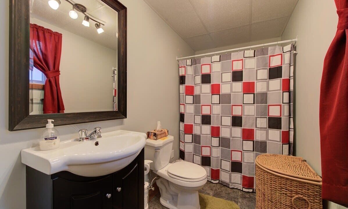 Photo of Bathroom in Notre-Dame-Auxiliatrice-de-Buckland