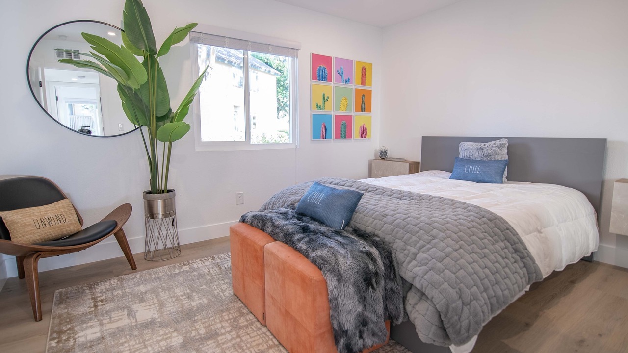 Photo of Bedroom in Lake Forest