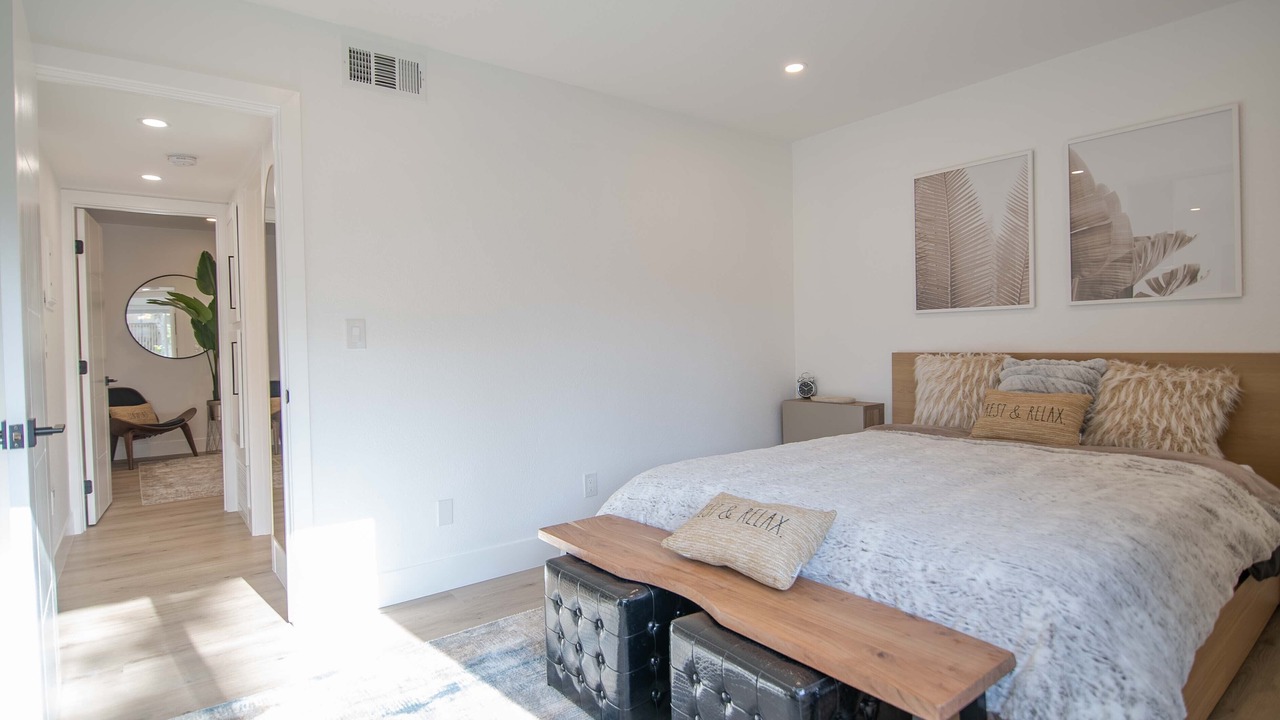 Photo of Bedroom in Lake Forest
