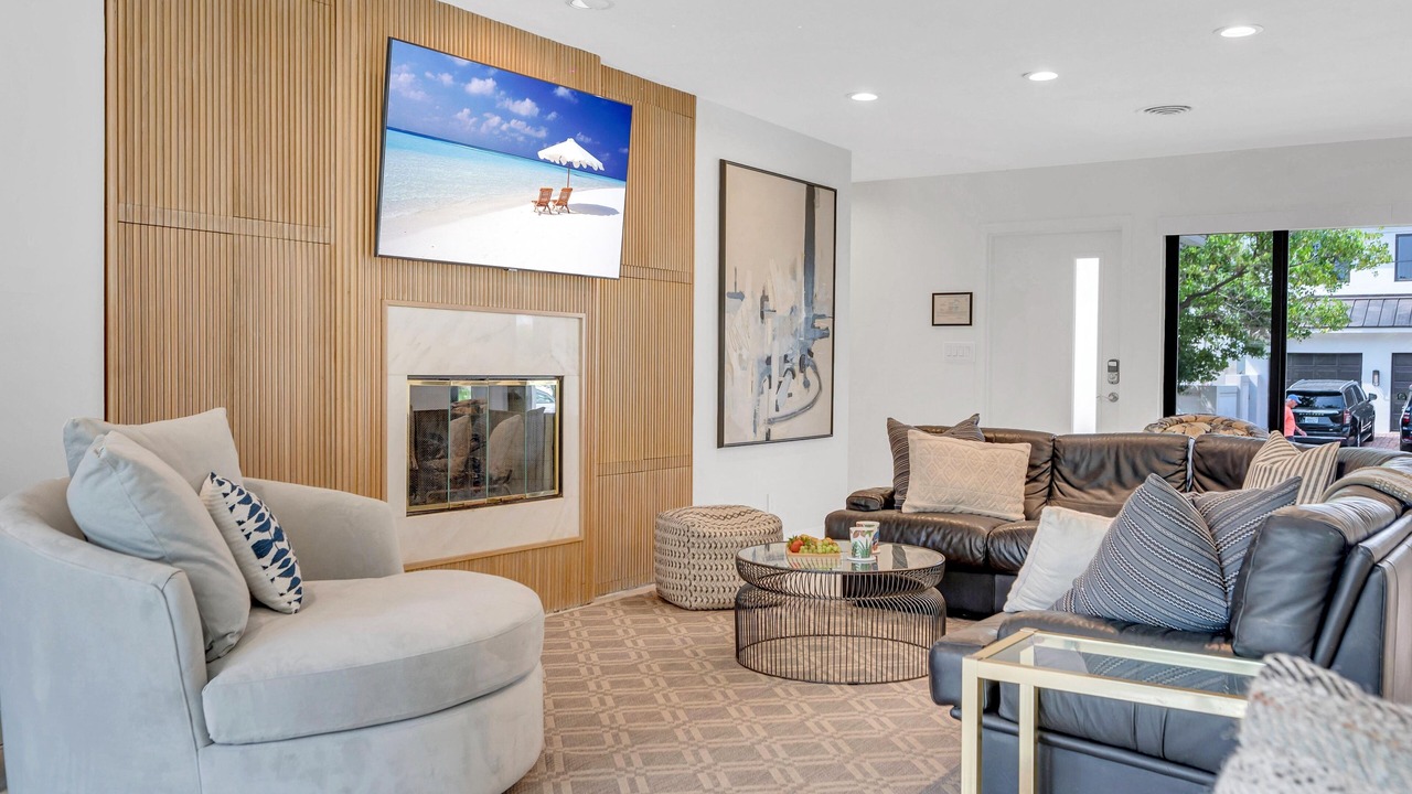 Photo of Livingroom in Middle River Terrace