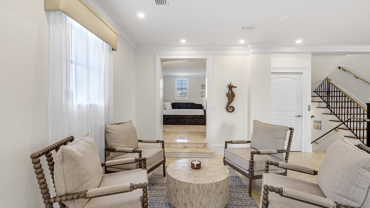 Photo of Livingroom in Ono Island