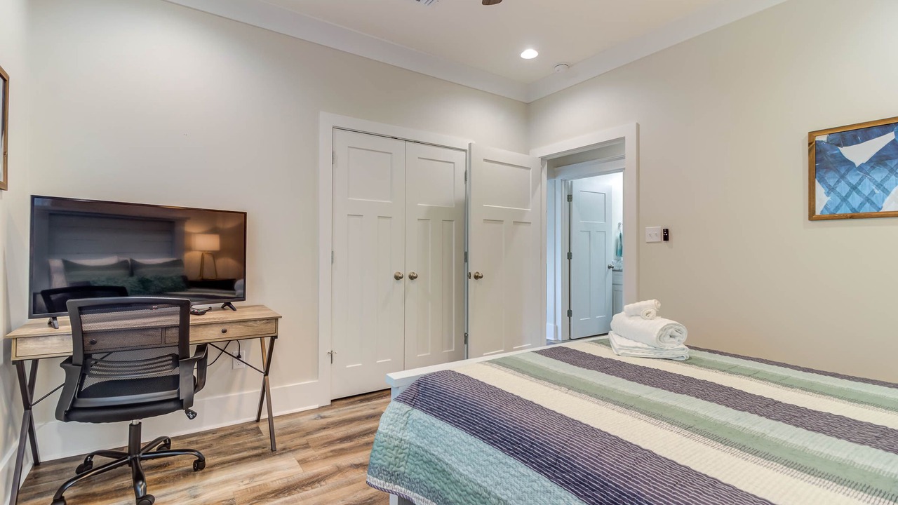 Photo of Bedroom in Long Beach