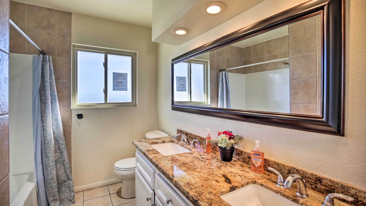 Photo of Bathroom in Lincoln Acres