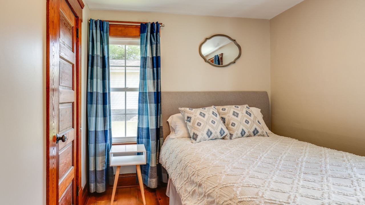 Photo of Bedroom in Western Gardens