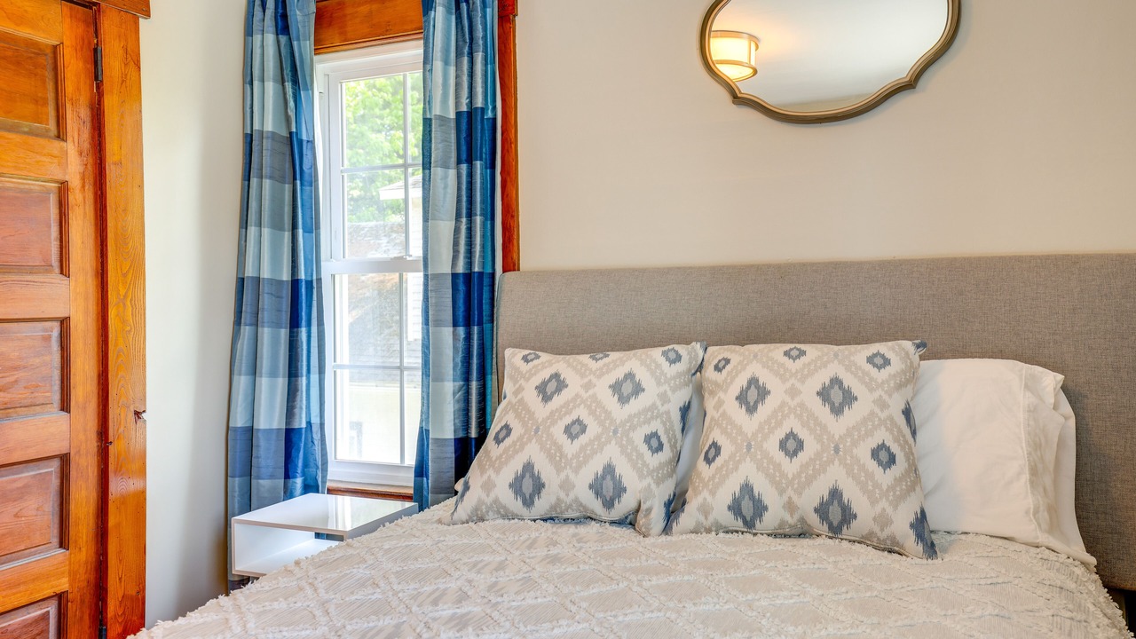 Photo of Bedroom in Western Gardens