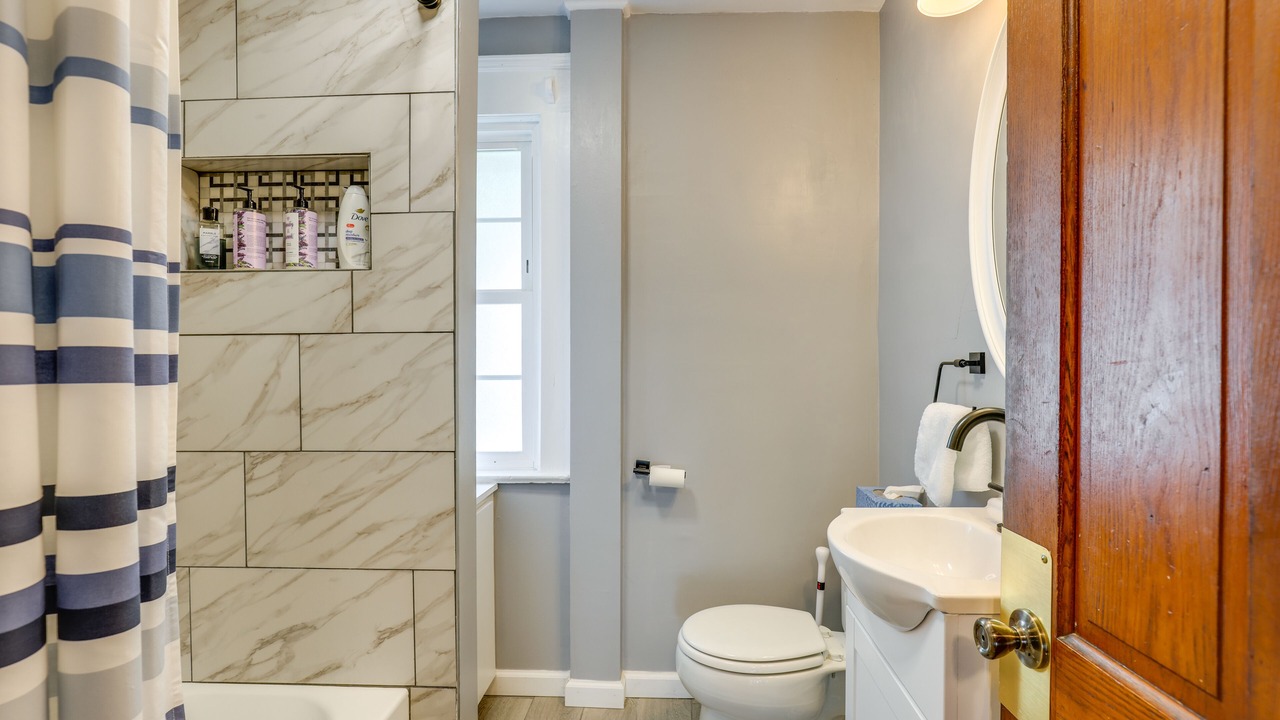 Photo of Bathroom in Western Gardens