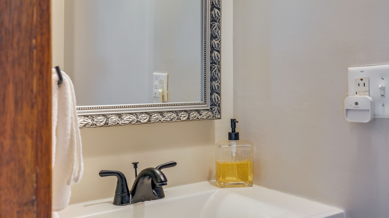Photo of Bathroom in Western Gardens