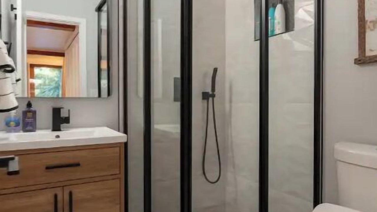 Photo of Bathroom in Calabasas