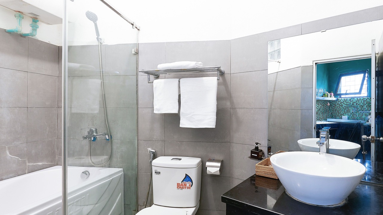 Photo of Bathroom in Old Quarter