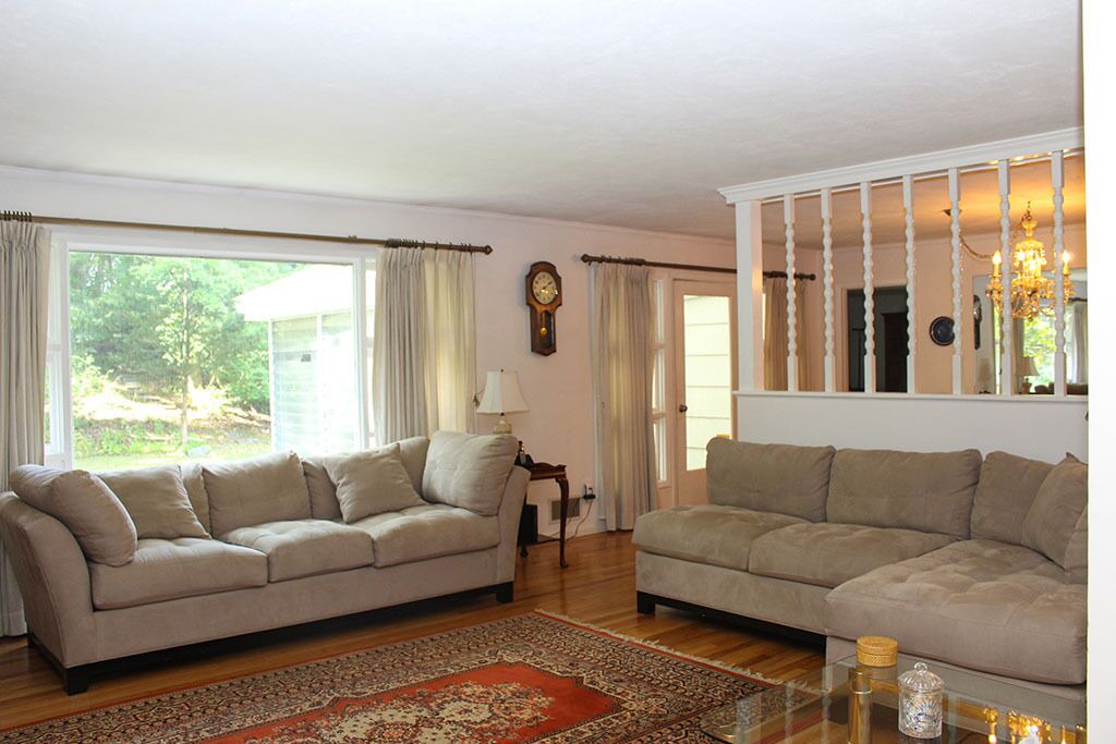 Photo of Livingroom in Town of North Castle