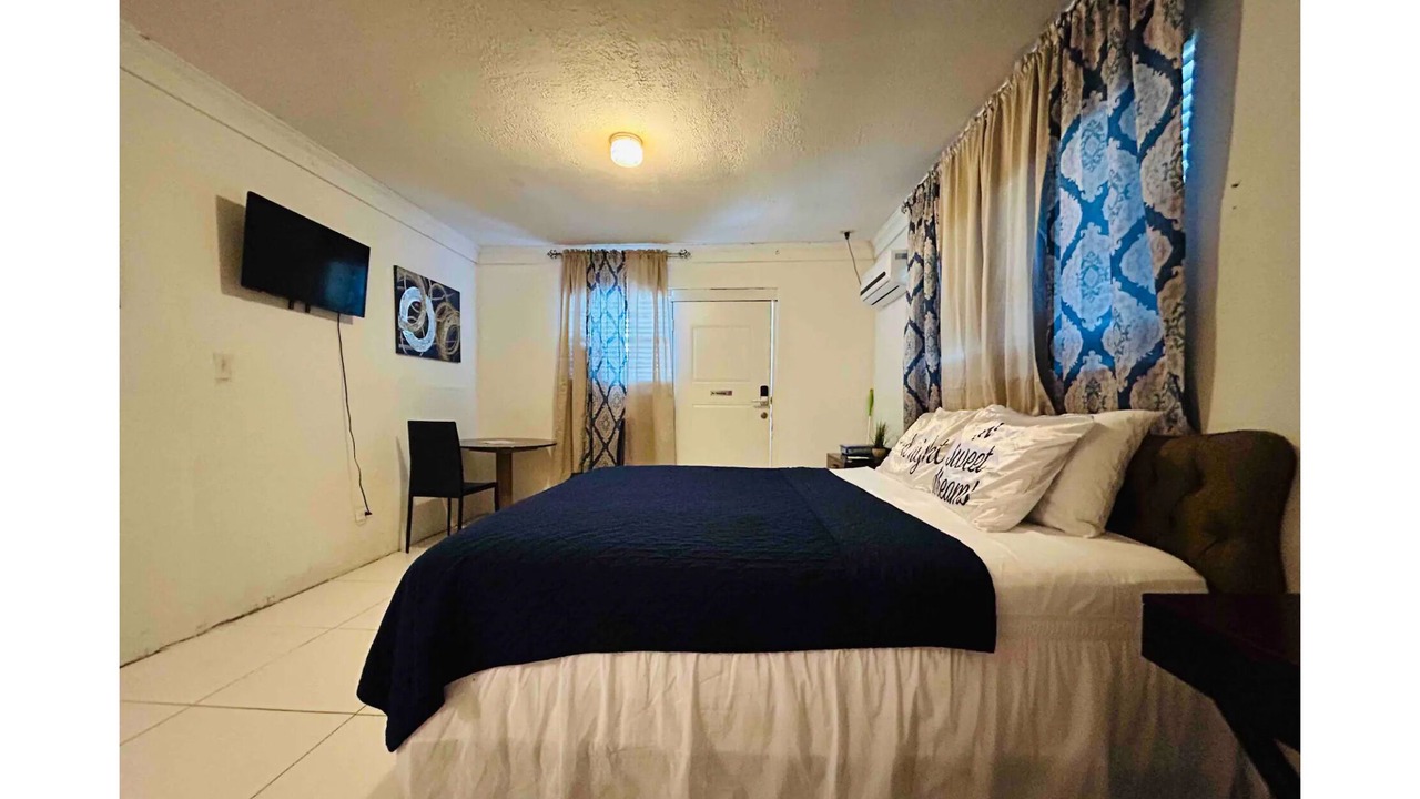 Photo of Bedroom in Nassau