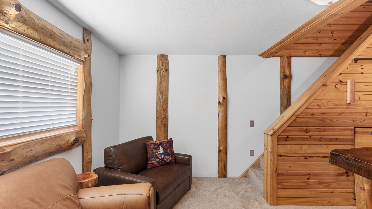 Photo of Livingroom in Enterprise