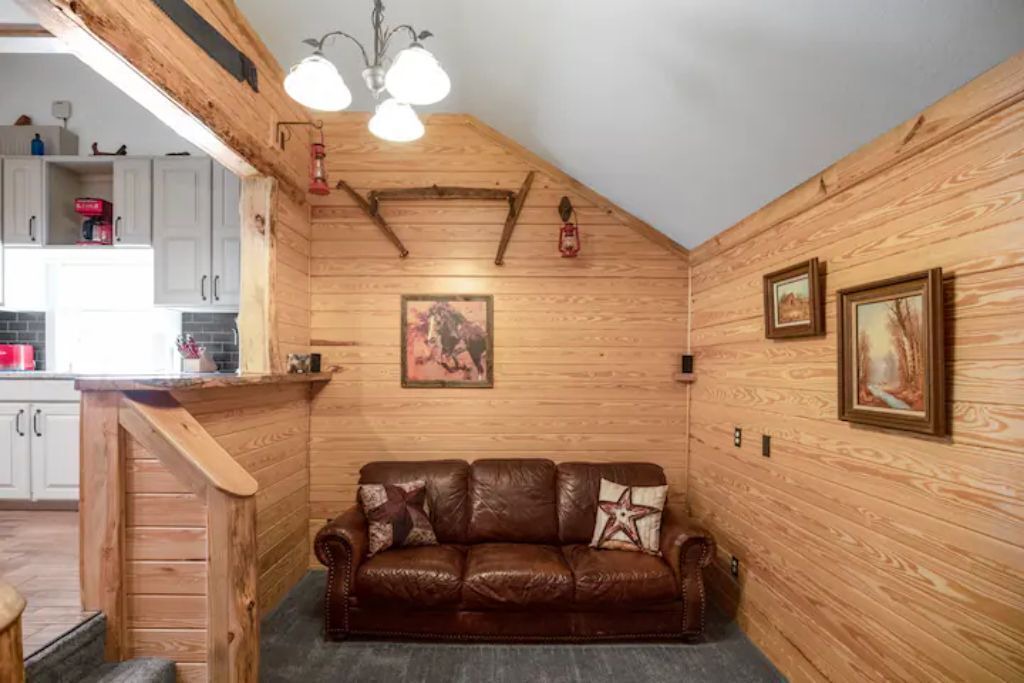 Photo of Livingroom in Enterprise