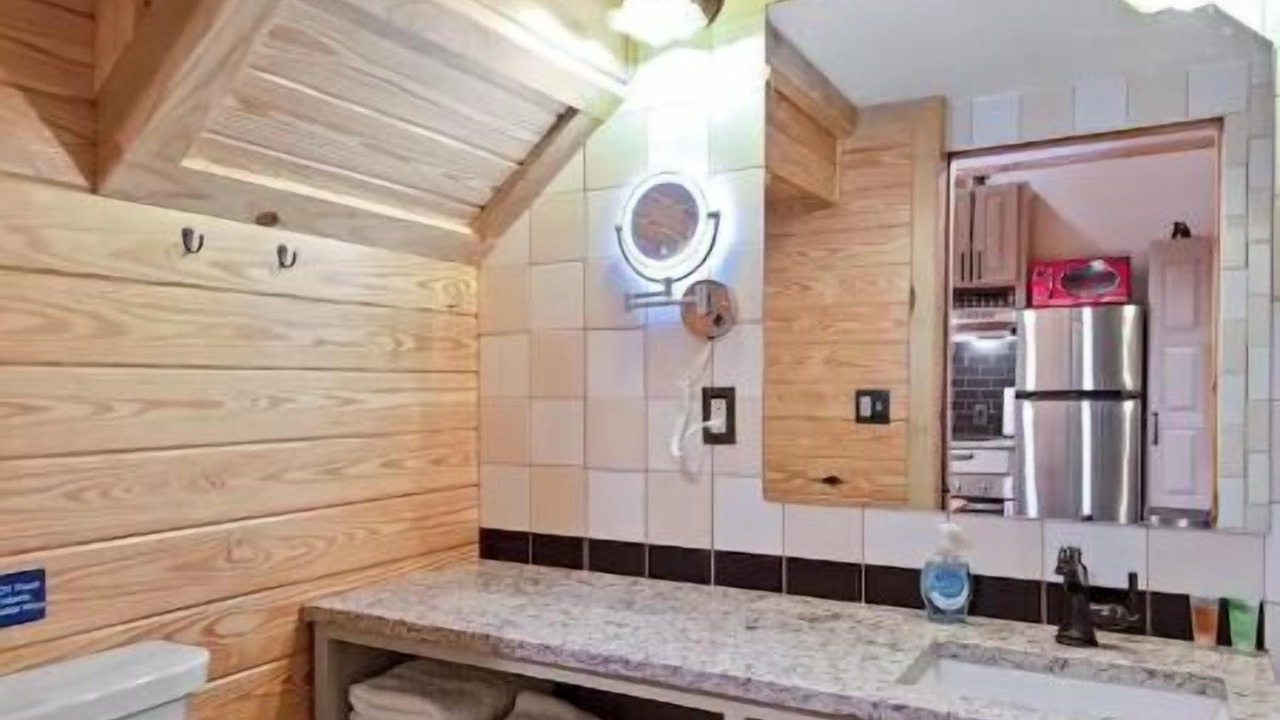 Photo of Bathroom in Enterprise