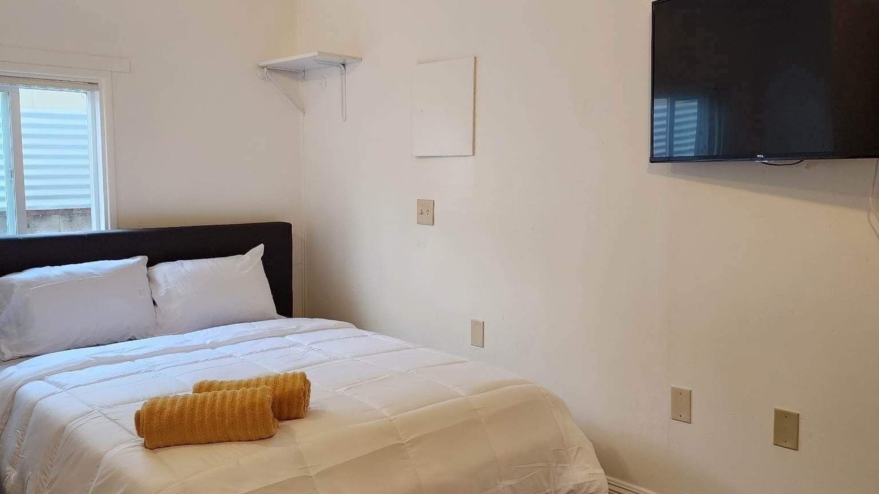 Photo of Bedroom in Midway City