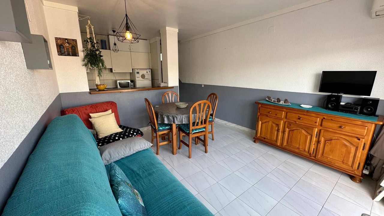 Photo of Livingroom in Roses Town Center