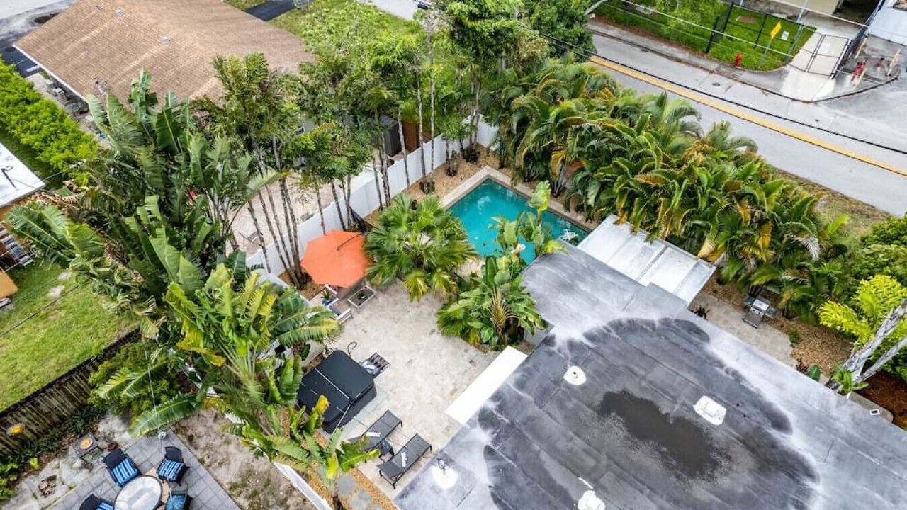 Photo of Outdoor in Middle River Terrace