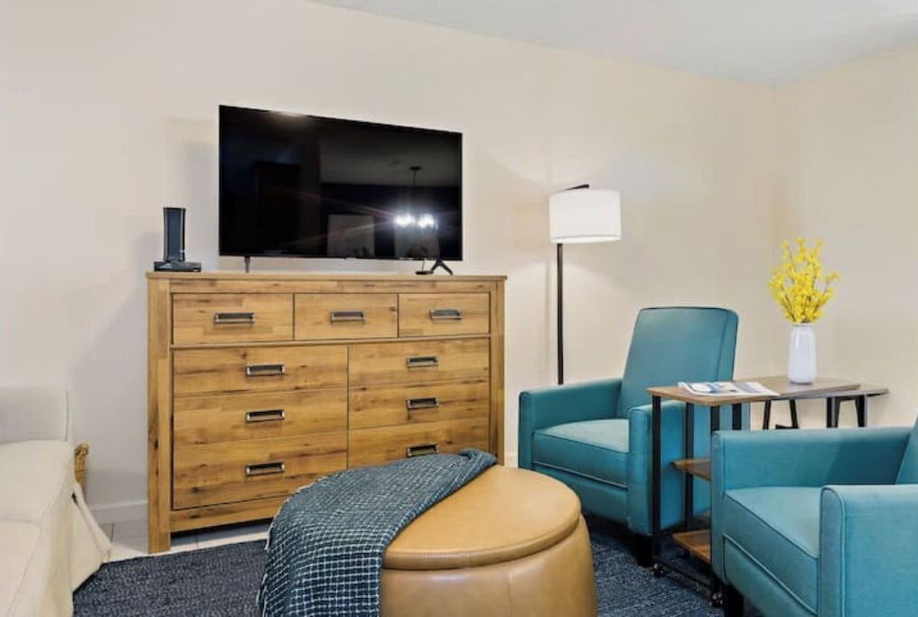 Photo of Livingroom in Enterprise