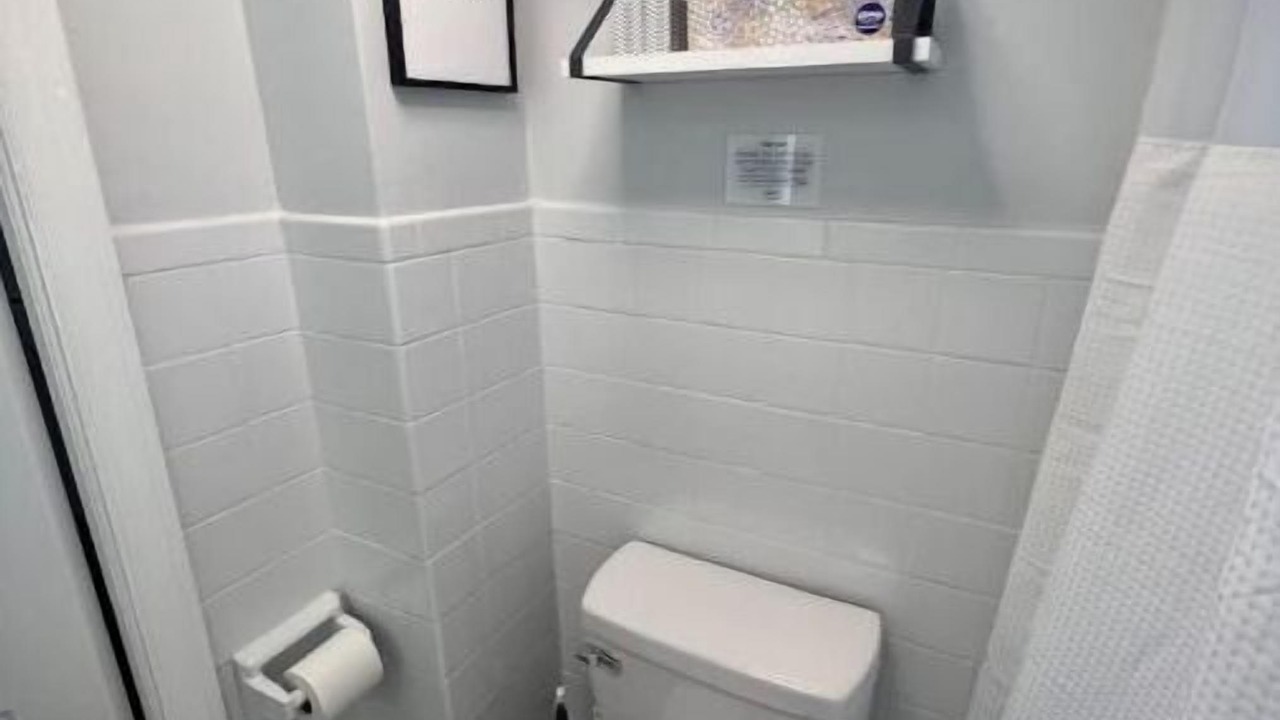 Photo of Bathroom in Lyndhurst