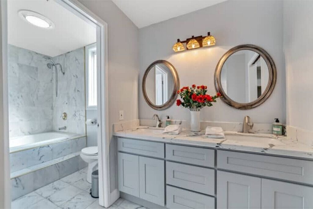 Photo of Bathroom in Berry Park