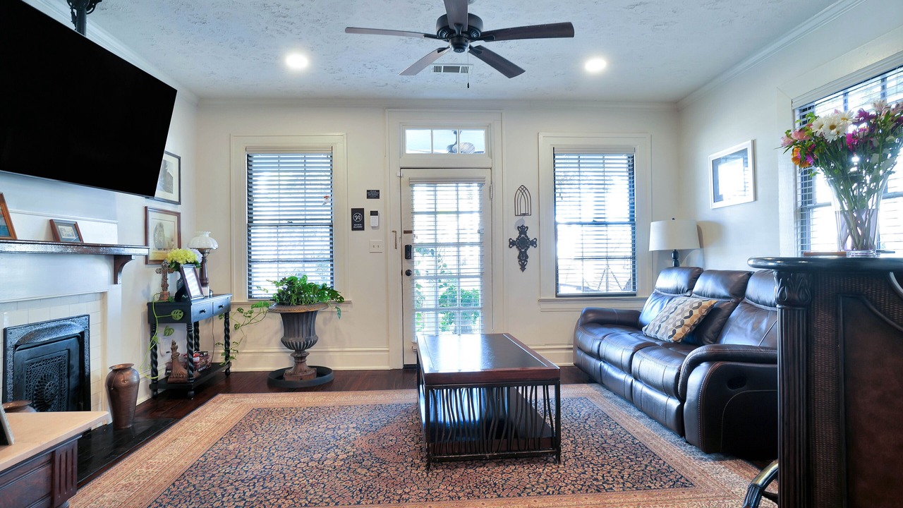 Photo of Livingroom in Montgomery