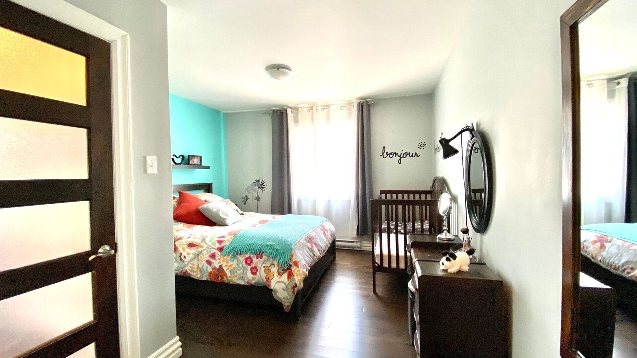 Photo of Bedroom in Asbestos
