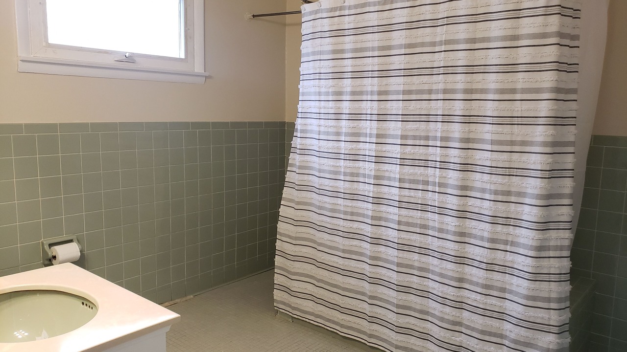 Photo of Bathroom in Lake Erie Beach