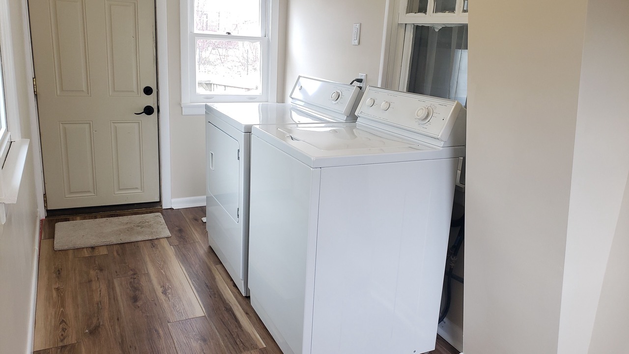 Photo of Bedroom in Lake Erie Beach
