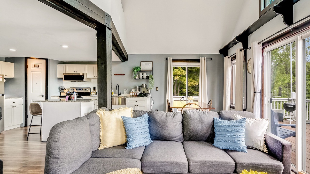 Photo of Livingroom in Springwater