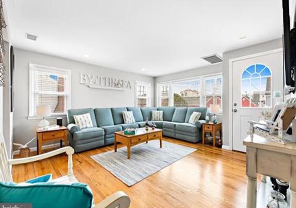 Photo of Livingroom in Beach Haven Gardens