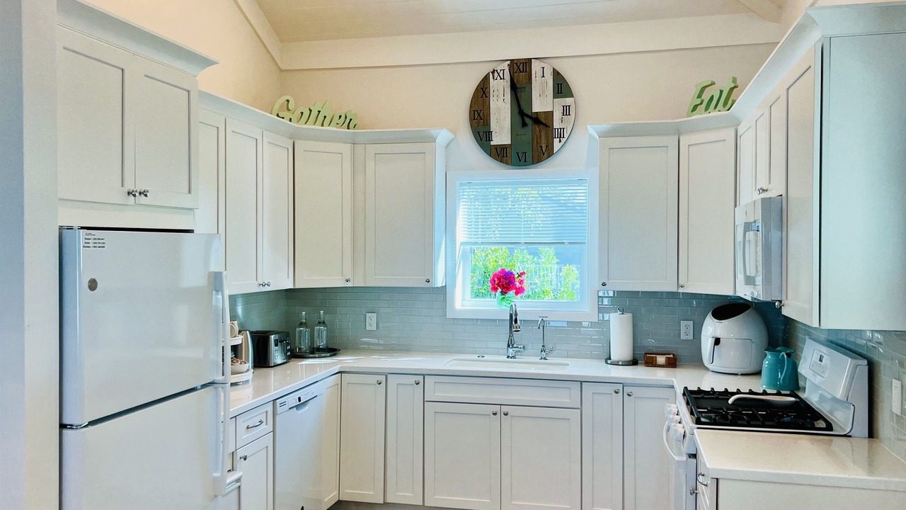 Photo of Kitchen in Lubbers Quarters Cay