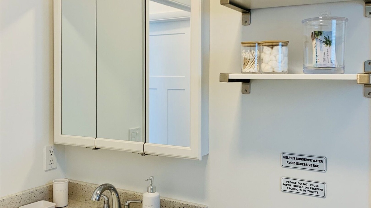 Photo of Bathroom in Lubbers Quarters Cay