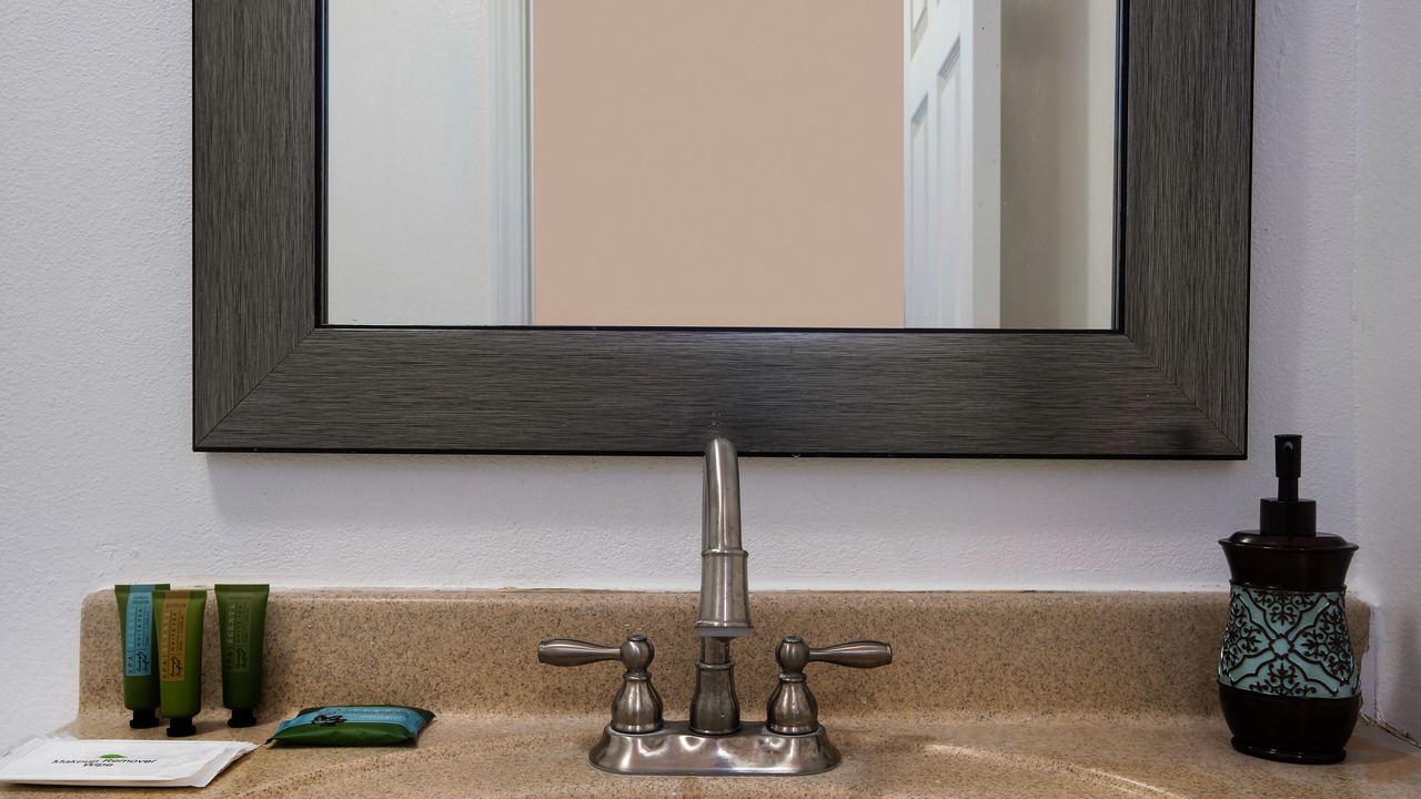 Photo of Bathroom in Mid-Wilshire
