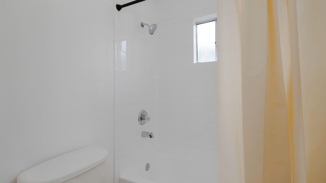 Photo of Bathroom in Mid-Wilshire